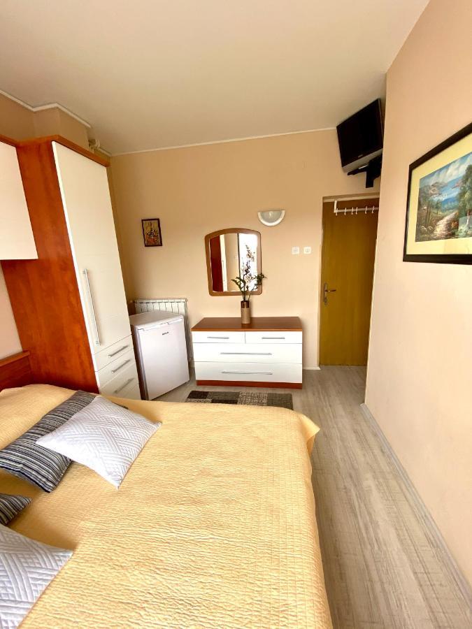 Guesthouse Kurelic Rab Kampor 外观 照片